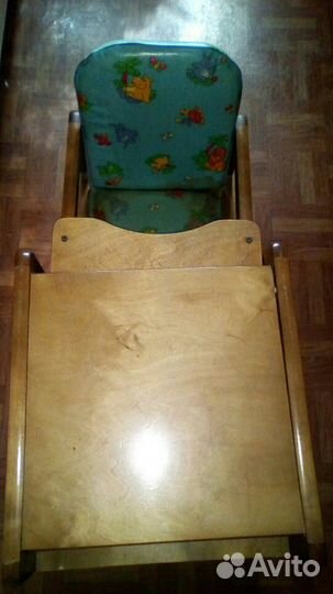 Стол и стул для кормления из натурального дерева