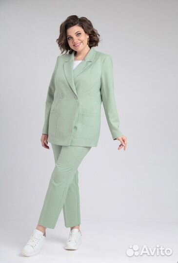 Костюм женский пиджак и брюки