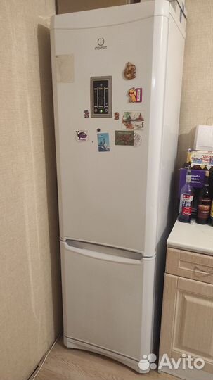 Холодильник Indesit