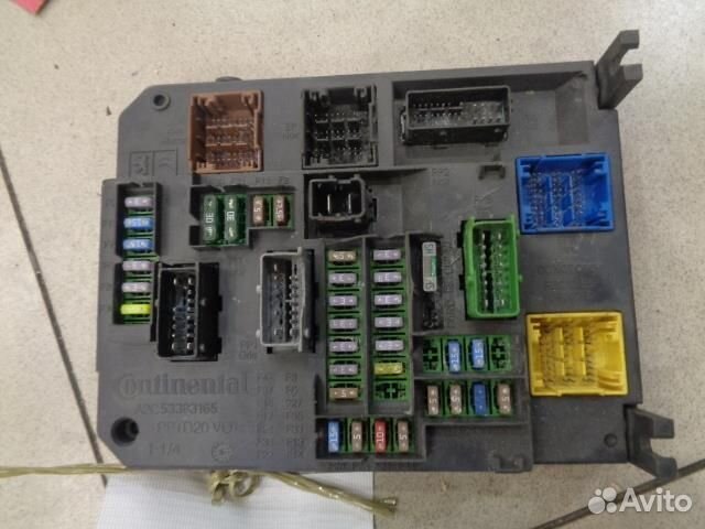 Блок предохранителей салонный Peugeot 508 2011-20