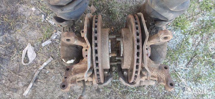 Поворотный кулак Мазда капелла Mazda Capella