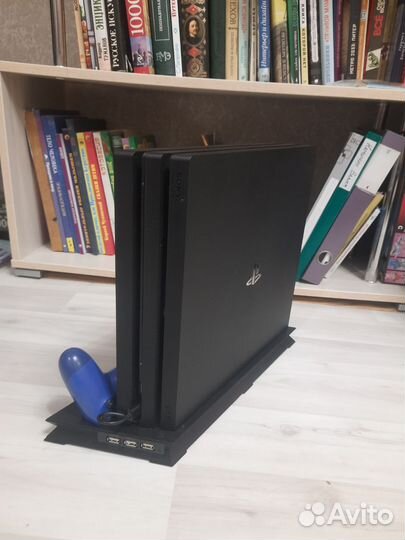 Консоль Sony PlayStation 4 Pro с подставкой