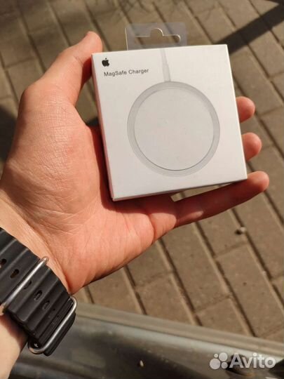 Беспроводная зарядка на iPhone magsafe