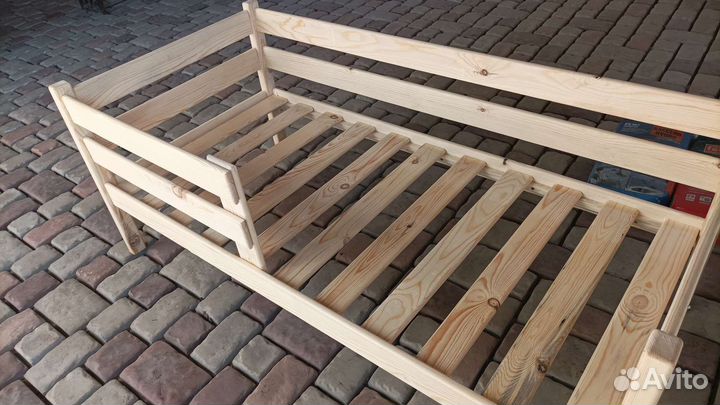 Кровать детская (дерево)