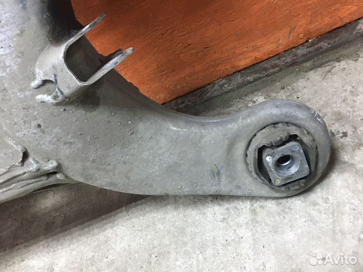 Подрамник задний Mercedes w219