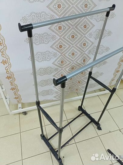 Вешалка для одежды напольная