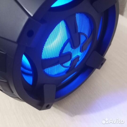 Блютуз колонка с радио