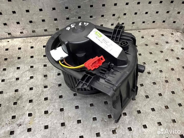 Моторчик печки Volkswagen Golf