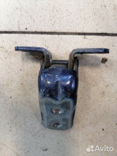 Петля двери передняя правая Hyundai Santa Fe 4