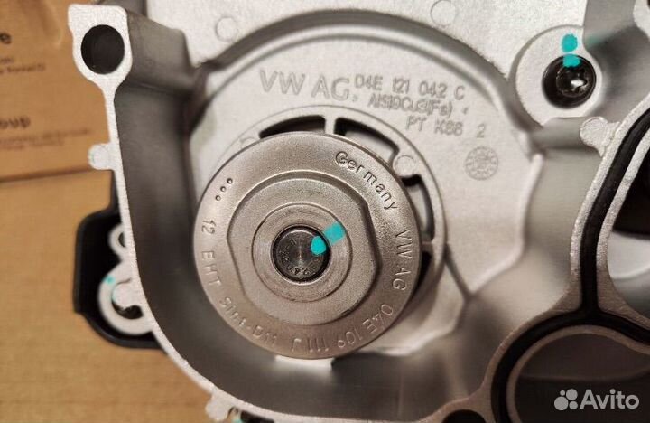 Водяная помпа в корпусе термостатом VAG 04E121600