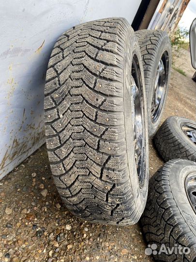 Продам комплект зимних колес cordiant