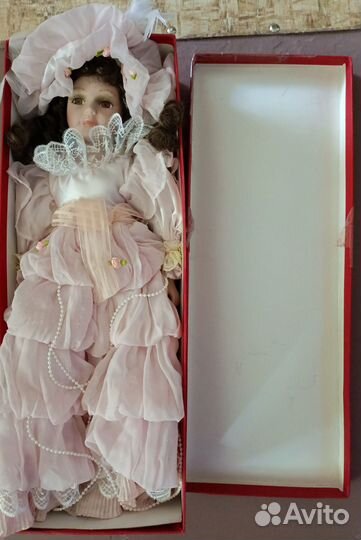 Продам куклу фарфоровую Angel Collection