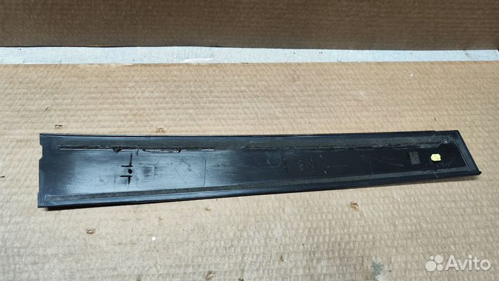 Накладка правой передней двери Toyota Prado 150