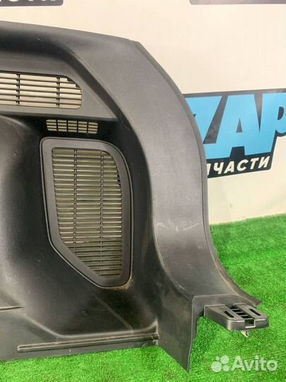 Обшивка отсека багажника правая нижняя Ford Escape