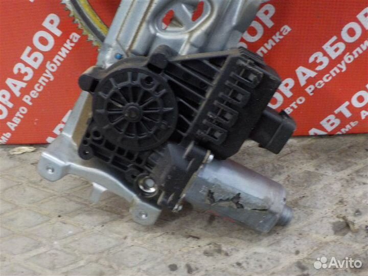 Стеклоподъемник передний правый Opel Astra-H седан