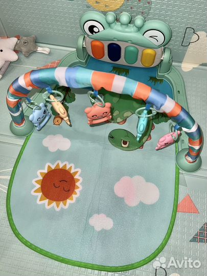 Развивающий коврик / игрушки для детей