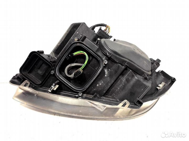 Фара ксеноновая правая BMW E92