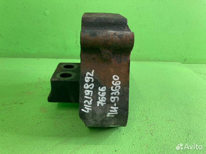 Подушка двигателя iveco stralis