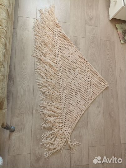 Шаль вязаная