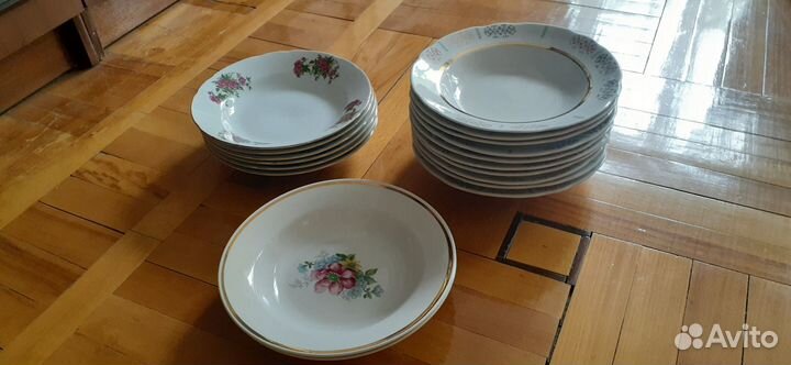 Фарфоровые тарелки