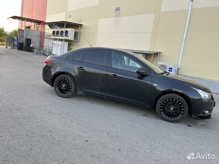 Chevrolet Cruze 1.8 AT, 2011, 260 000 км