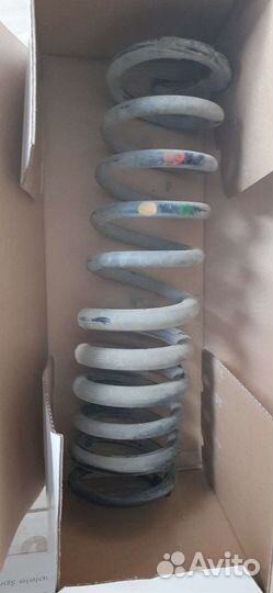 Продам задние пружины