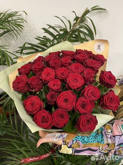 Букет из 31 красной розы