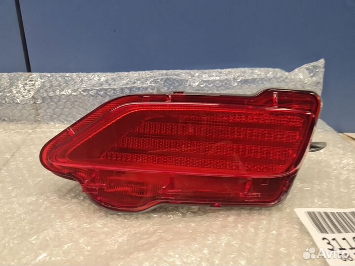 Отражатель в бампер задний правый Toyota RAV 4 201