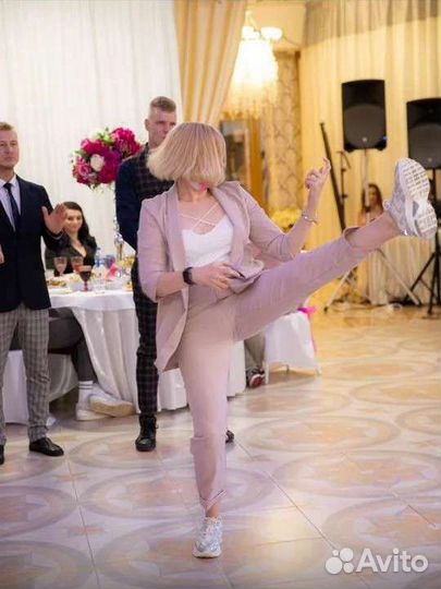 Ведущая (тамада) на юбилей, свадьбу, корпоратив