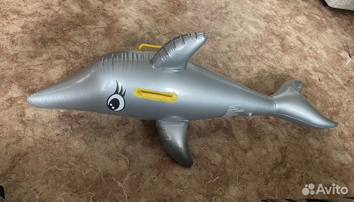 Дельфин надувной для купания
