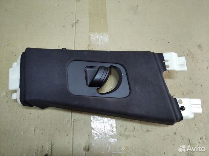 Накладки средних стоек Maserati Levante 3.0 V6 (2