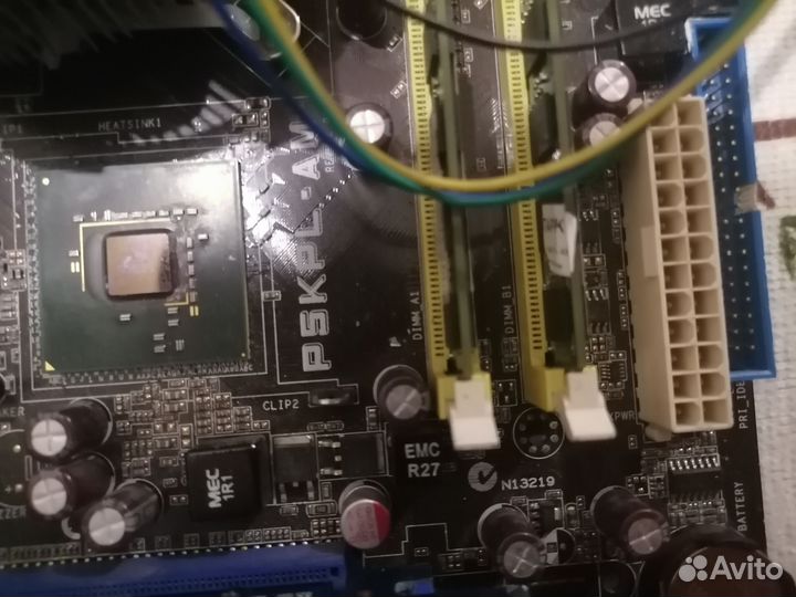 Материнская плата 775