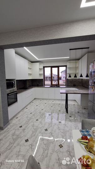 Кухня, шкаф купе, кухня в угловая, кухня в потолок