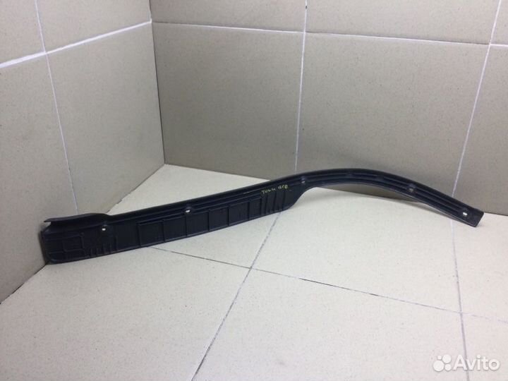 Накладка на порог передняя левая Toyota