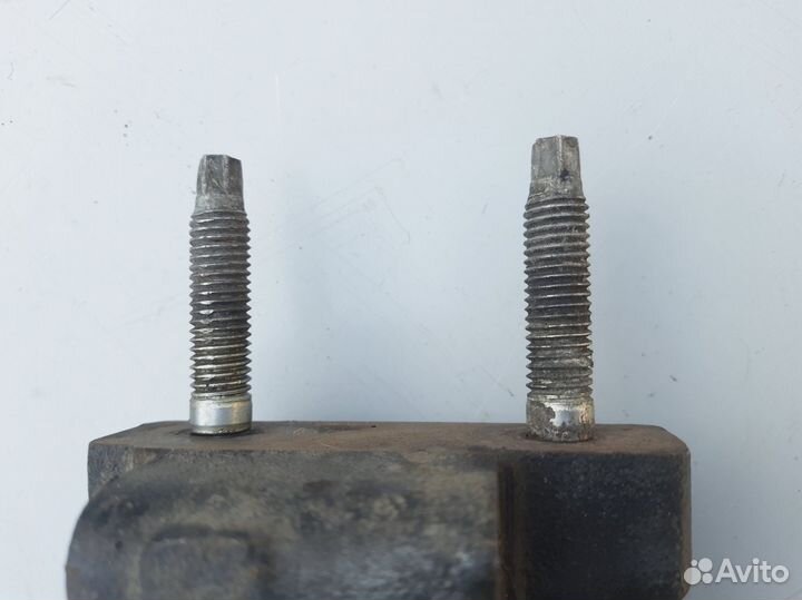 Кронштейн гидроусилителя Ford Mondeo 1