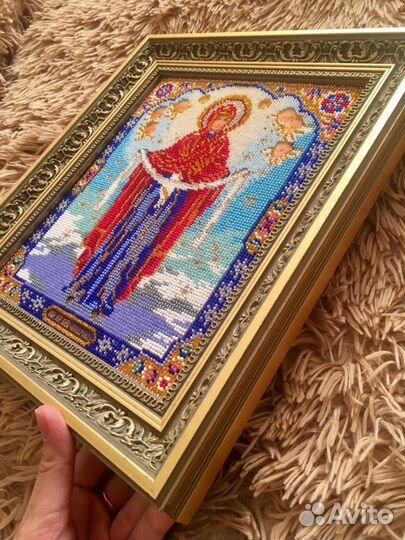 Икона из бисера Покров Пресвятой Богородицы