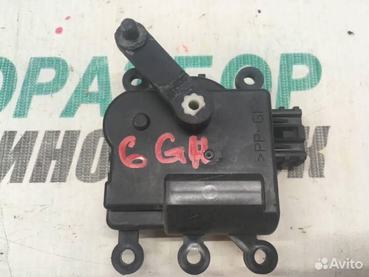 Моторчик заслонки печки для Mazda 6 2007-2012г