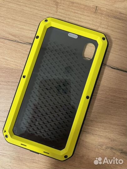 Бронированный противоударный чехол на iPhone XS