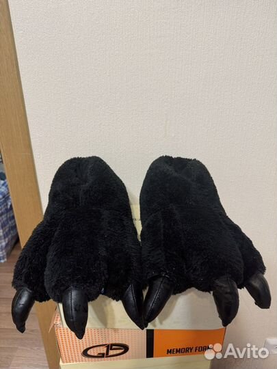 Тапочки лапы меховые черные 43