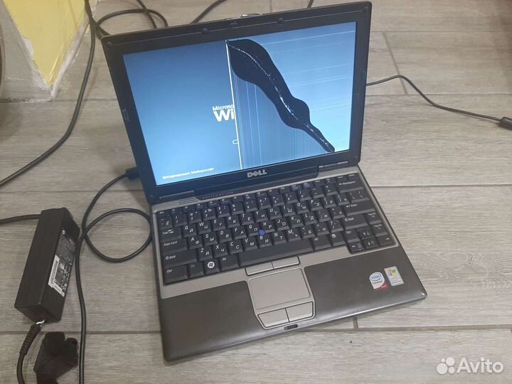 На запчасти Dell 12.1