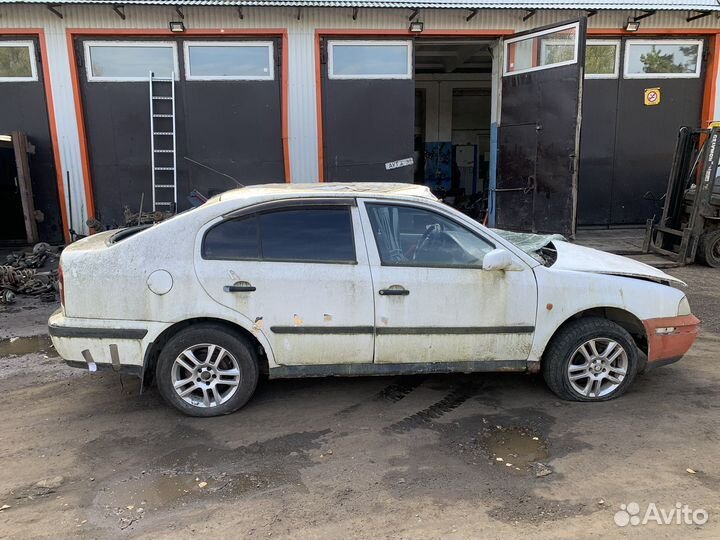В разборе Skoda Octavia 1998 1.6 аее МКПП