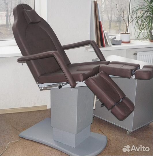 Педикюрное кресло с электроприводами