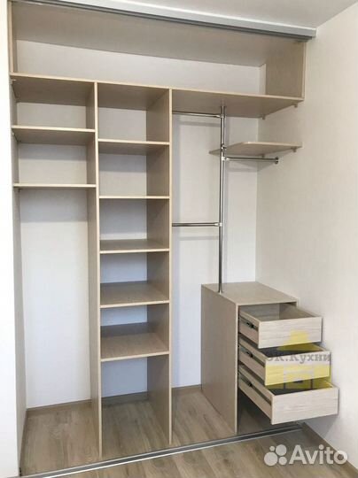 Шкаф двухстворчатый