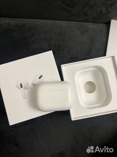 Airpods pro оригинал кейс и один наушник