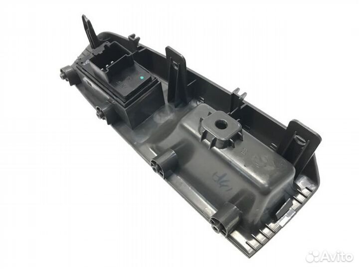 Кнопка стеклоподъемника задняя правая Chevrolet