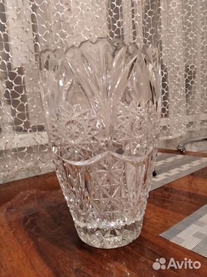 Хрустальная ваза