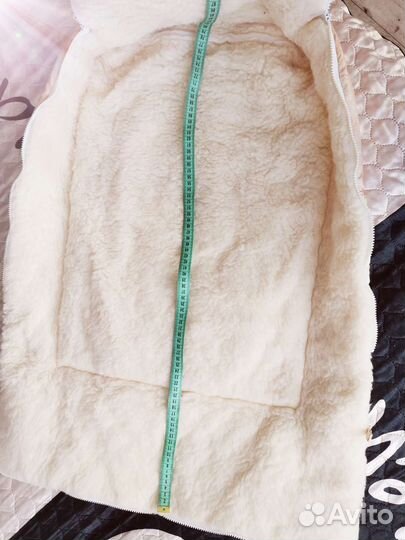 Зимний конверт в коляскуна овчине