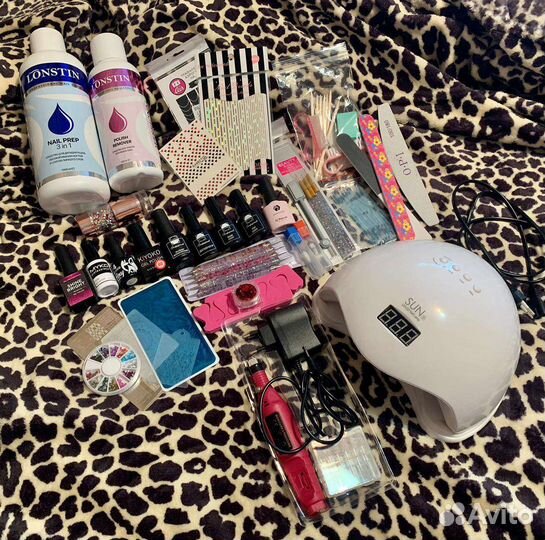 Маникюрный набор с лампой