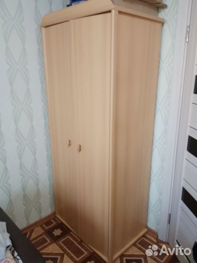 Продается комплект мебели