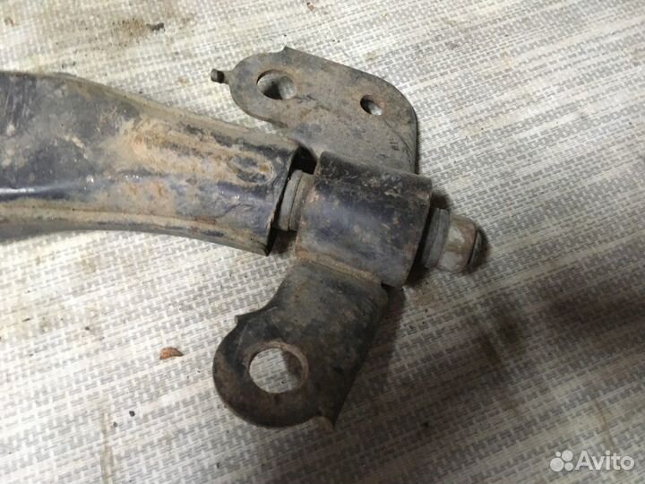 Рычаг передний левый Kia Spectra